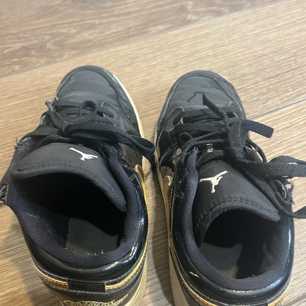 Nike Air Jordan 1 Low Patent leather - Picture 12 of 12